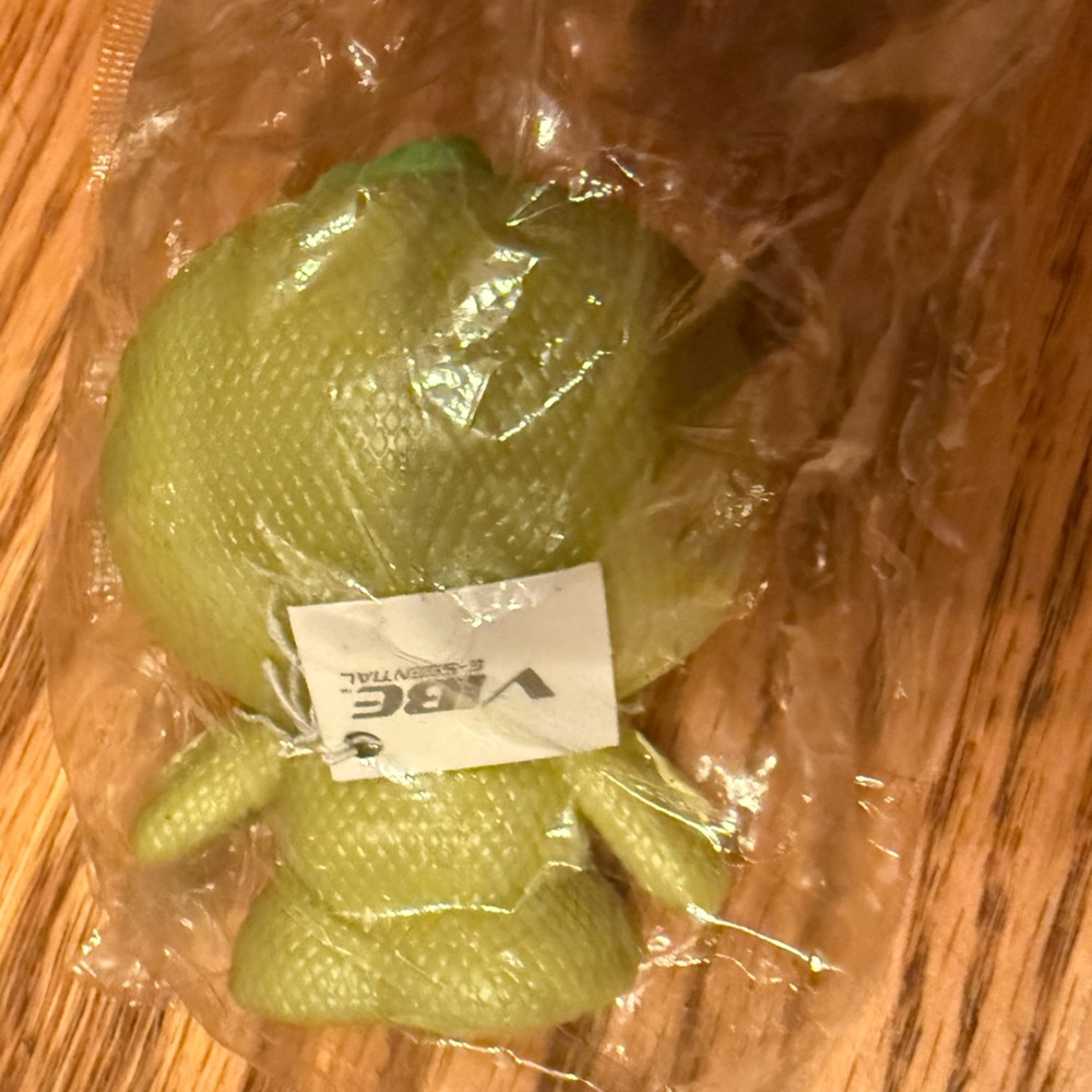 Green Creature Action Figure - Picture 2 of 3